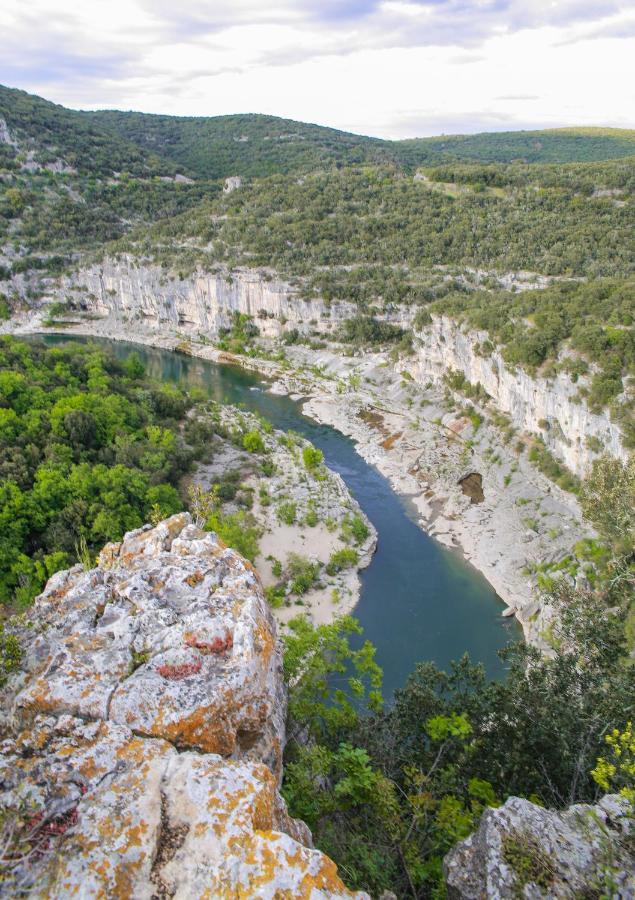 Les Yourtes De Provence Panzió Saint-Paulet-de-Caisson Kültér fotó